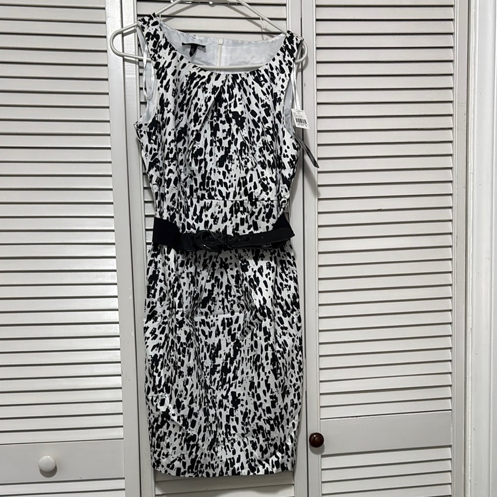 Black & White Printed Sleeveless Sheath Dress with Belt